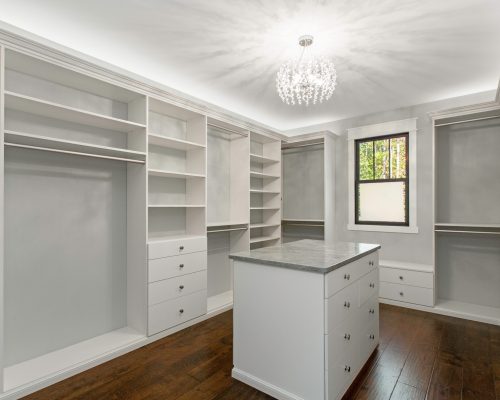 WALK-IN CLOSET WITH ISLAND (1) WALK-IN CLOSET WITH ISLAND (1)